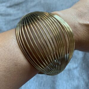 Elegant Gold Wire Bangle Bracelet